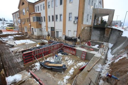 GRADNJA PRIZIDKA PRI ZD CERKNICA 01 FOTO LJUBO VUKELIČ